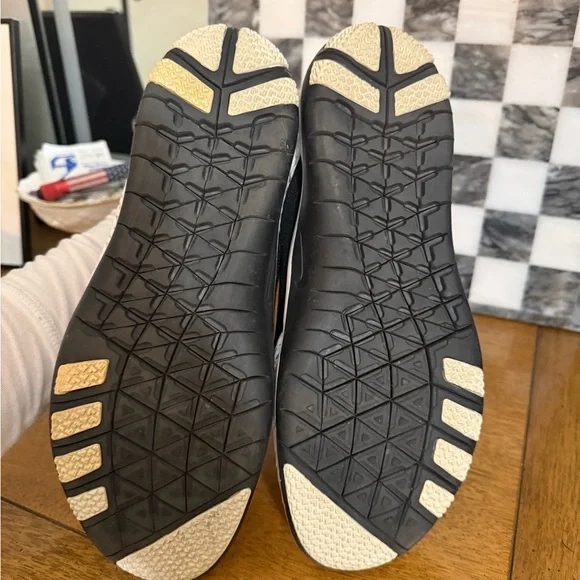 Nike Black and White Slip-On Shoes - Picture 7 of 7